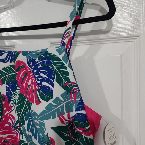 NWT Decree Multi-colored Tropical Pattern Pull On Tank Binkini Top in Size 0X - Picture 3 of 11